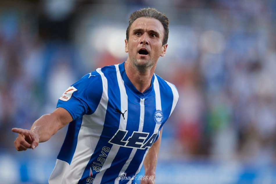 一名球员 一名球员