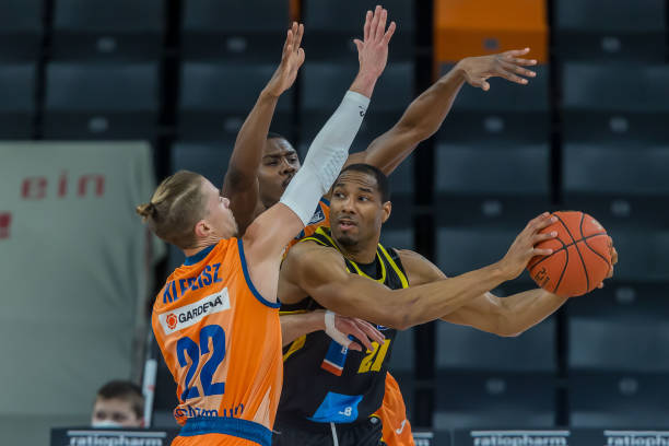 利拉德的合 利拉德的合